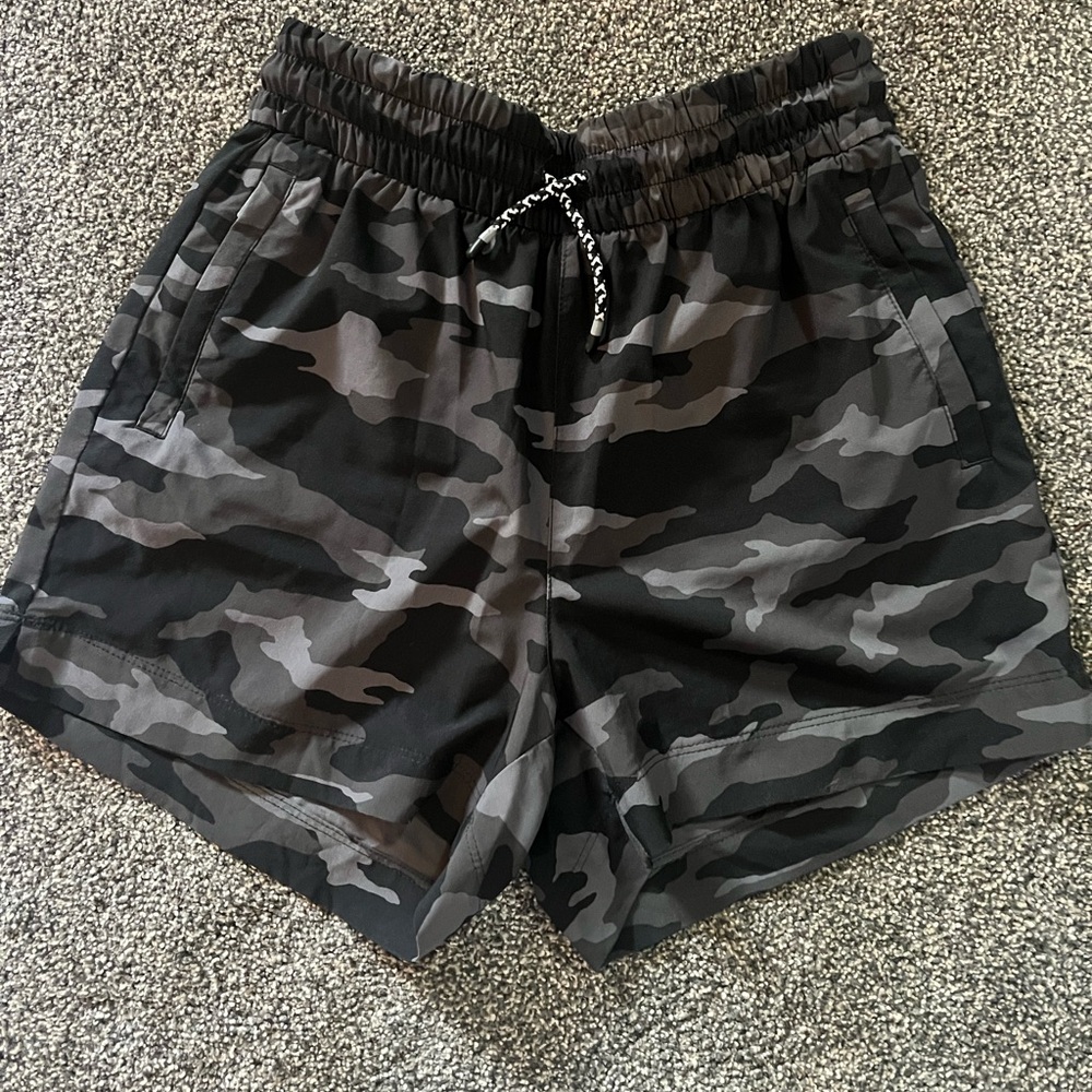 Athleta Men's Black and Gray Camouflage Athletic Shorts
